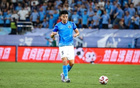 深圳新鵬城聯(lián)賽8輪1勝7負(fù)，形勢(shì)嚴(yán)峻，僅微高降級(jí)區(qū)2分。