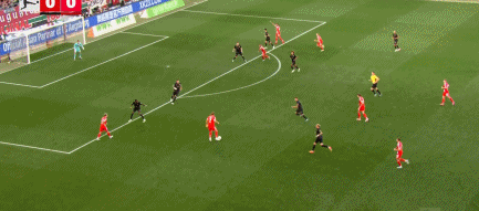 拜仁2-0奧格斯堡，凱恩助攻格納破門，迪亞斯得分。
