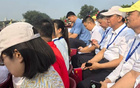 姚明九三閱兵顯眼，卸重笑顏多。